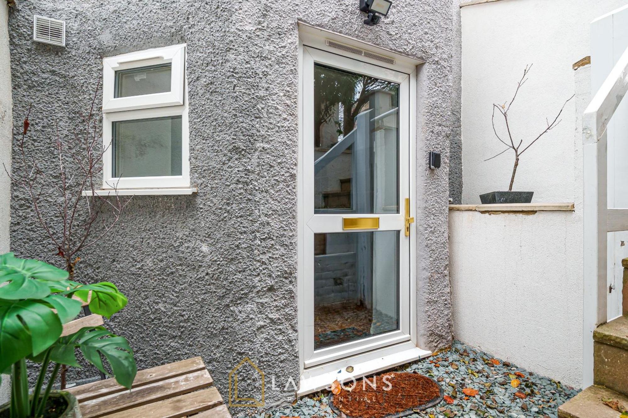 Modern Living By Lawsons With Free Parking Windsor Exterior photo